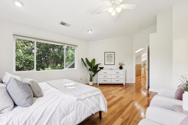 731 Calderon Avenue, Mountain View CA: https://media.crmls.org/mediaz/bf90ac6d-6321-4dbb-a62d-54142eecd41a.jpg