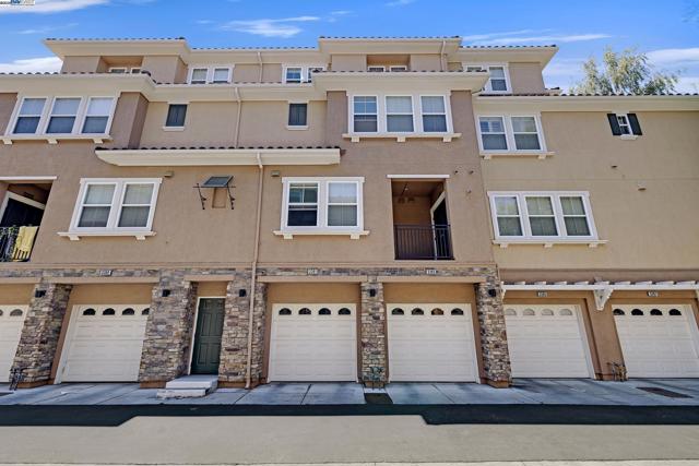 3391 Monaghan St, Dublin CA: https://media.crmls.org/mediaz/bf90dbdd-98f2-4c5d-935a-c89a8716fa67.jpg