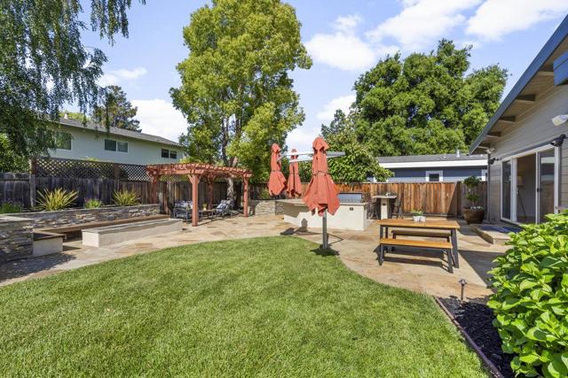 599 Dawn Drive, Sunnyvale CA: https://media.crmls.org/mediaz/bf912b3e-3824-4513-be15-455fd8d42192.jpg