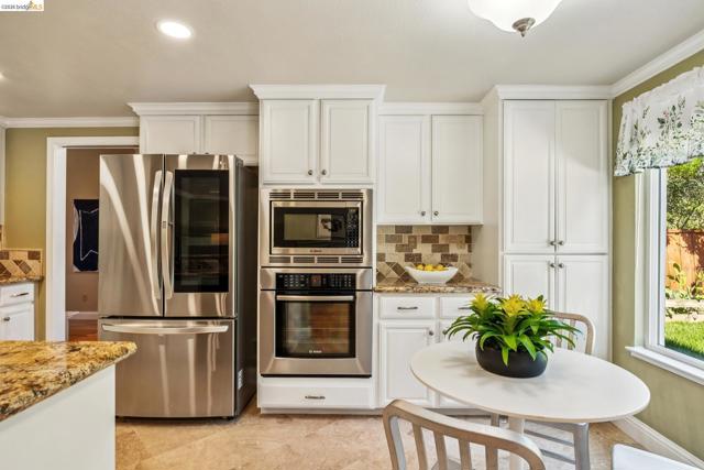 Image 22 of 55 For 5362 Saddleback Ct.