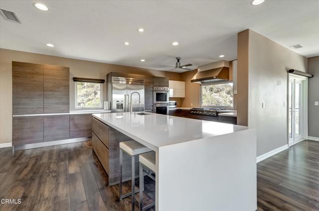 Image 10 of 59 For 561 Ventu Park Road