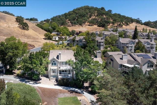 5501 Terra Granada Dr, Walnut Creek CA: https://media.crmls.org/mediaz/bf93dc40-fe4c-44ea-a014-1bf93df1222c.jpg