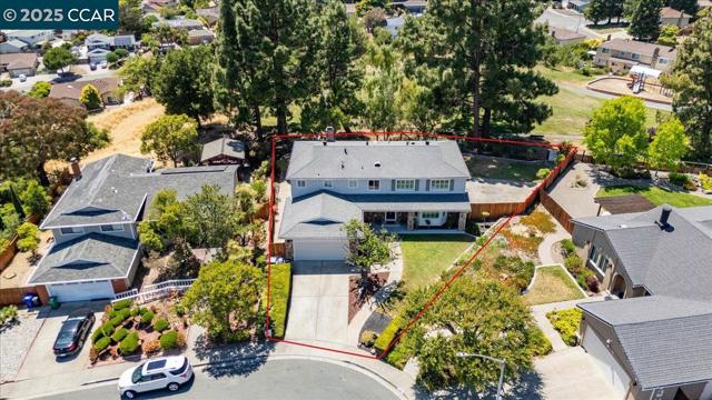 739 Devils Drop Ct, Richmond CA: https://media.crmls.org/mediaz/bf94c436-3159-409e-862f-34e51ae8a071.jpg