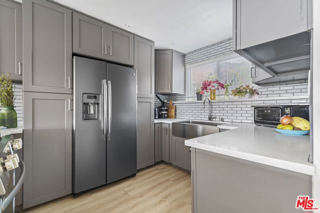 4553 Don Ricardo Drive, Los Angeles CA: https://media.crmls.org/mediaz/bf955560-ef61-4dd0-a1b2-4ff84265dcfc.jpg