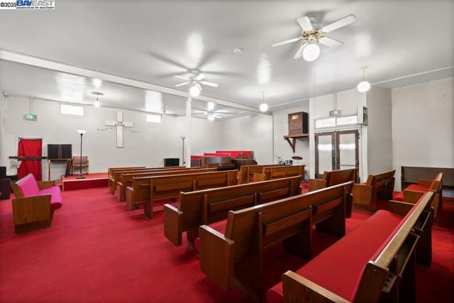 3003 School St, Oakland CA: https://media.crmls.org/mediaz/bf956526-12c8-4fe1-a319-f255a5474f76.jpg