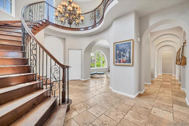 7727 Via Zafiro, San Diego CA: https://media.crmls.org/mediaz/bf95713d-b764-4ba1-8876-6230d7b05ae4.jpg