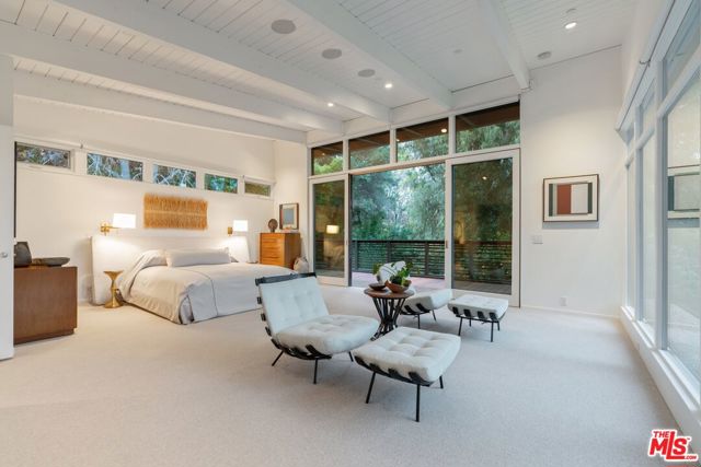 2179 Mandeville Canyon Road, Los Angeles CA: https://media.crmls.org/mediaz/bf95fb08-7708-4e9b-87da-bce3a33f8640.jpg