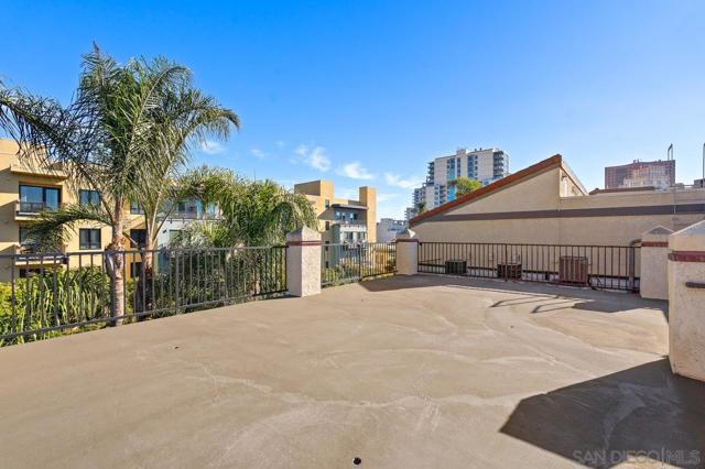 1650 8Th Ave, San Diego, California 92101, 2 Bedrooms Bedrooms, ,2 BathroomsBathrooms,Condominium,For Sale,8Th Ave,240028459SD