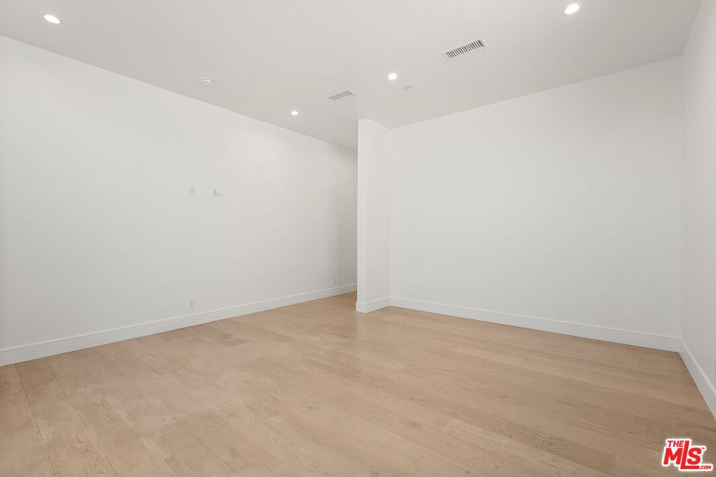730 Indiana Ave, Venice, CA 90291, photo 7