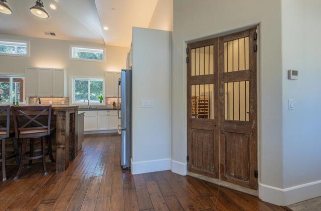 9247 Holly Hill Drive, Salinas CA: https://media.crmls.org/mediaz/bf9877c3-6e32-44f4-a323-6ca0c663ddbb.jpg