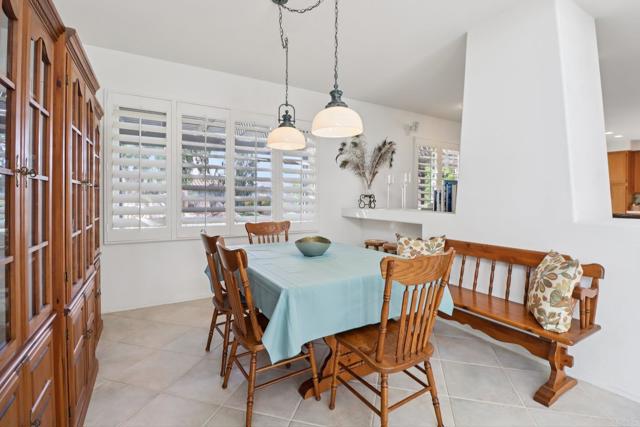 542 Lee Circle, Chula Vista CA: https://media.crmls.org/mediaz/bf987a45-e56b-4df4-936f-689f98e93819.jpg