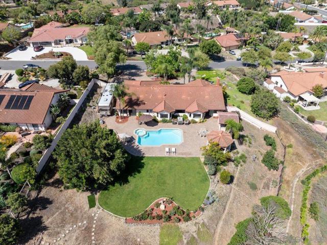 1373 Stoneridge Circle, Escondido CA: https://media.crmls.org/mediaz/bf989ff1-8e71-4d86-a410-50db80c34f02.jpg