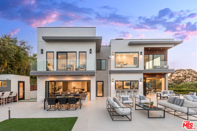 4338 Gayle Drive, Tarzana CA: https://media.crmls.org/mediaz/bf98d989-d1f8-4ef7-a963-ce607d66a0b9.jpg