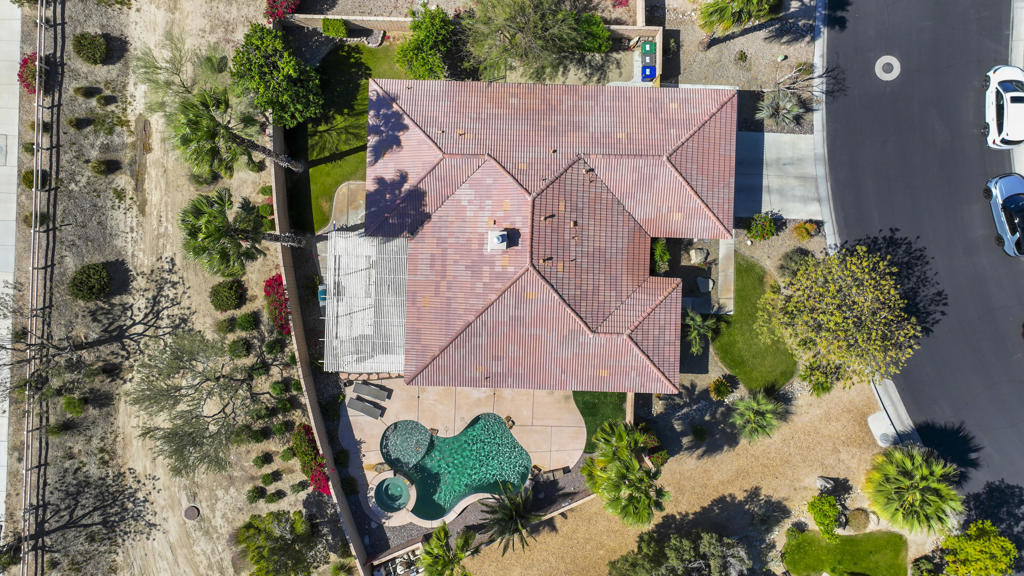https://media.crmls.org/mediaz/bf9937da-b745-4e85-b90f-9cb460687a14.jpg?preset=X-Large