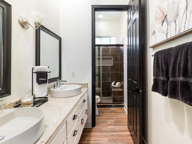 Image 31 of 39 For 79818 Parkway Esplanade