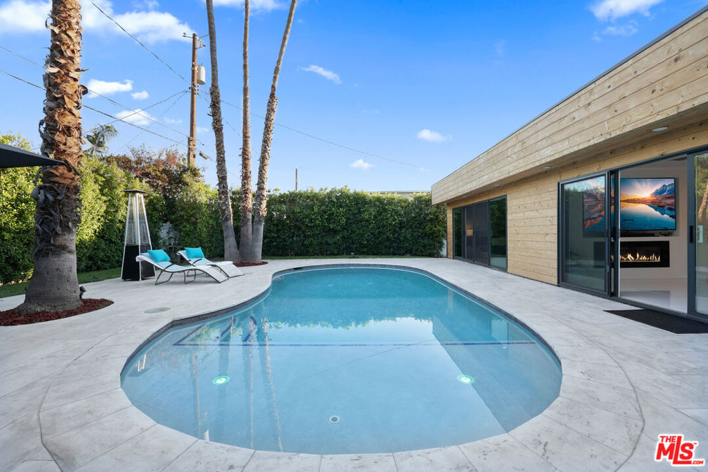1318 N Beachwood DriveBurbank img 1