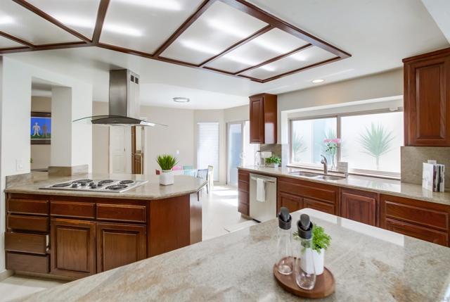 6 Buccaneer Way, Coronado CA: https://media.crmls.org/mediaz/bf9b710d-e033-4443-803c-015418e9ffdc.jpg