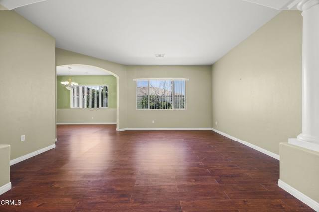 13418 Giro Drive, Bakersfield CA: https://media.crmls.org/mediaz/bf9ce6ff-fb6f-45d7-b10a-bd248ec28083.jpg