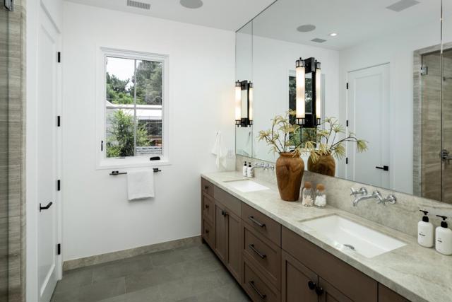 240 Valparaiso Avenue, Atherton CA: https://media.crmls.org/mediaz/bf9e2bc4-c6de-4711-b021-61aa83c66d02.jpg