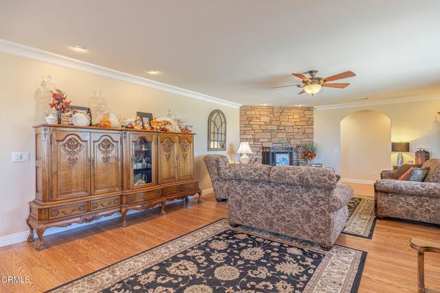 Detail Gallery Image 12 of 58 For 4716 Columbia Way, Quartz Hill,  CA 93536 - 3 Beds | 3 Baths