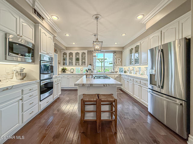 11535 Northdale Drive, Moorpark CA: https://media.crmls.org/mediaz/bf9f4fed-634b-41fb-b9d2-8bc337a83f96.jpg