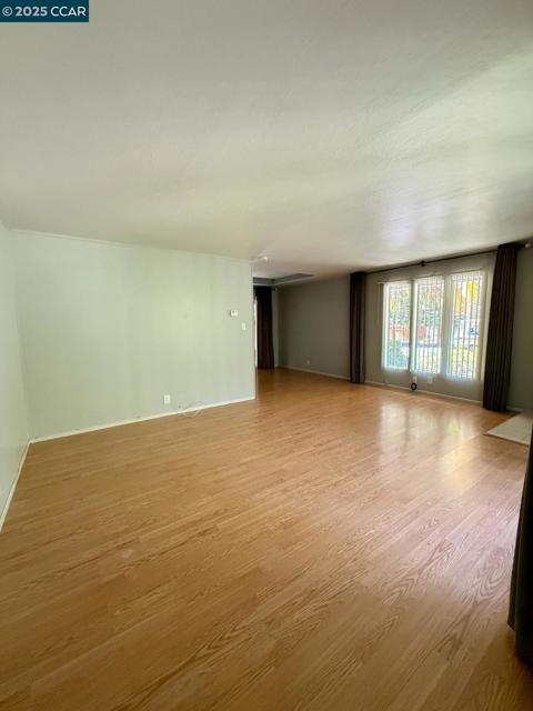 2061 VANDERSLICE AVE, Walnut Creek CA: https://media.crmls.org/mediaz/bf9f5177-23f5-48b3-9e8f-579003f8495d.jpg