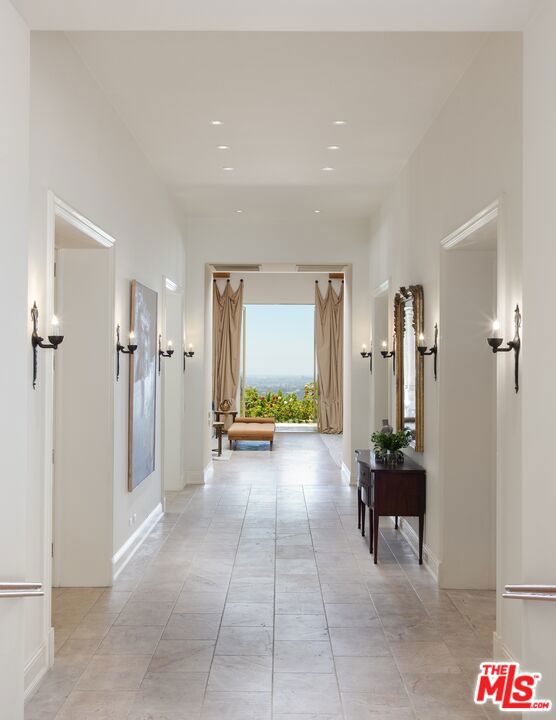 8 Bed Home for Sale in Los Angeles, California