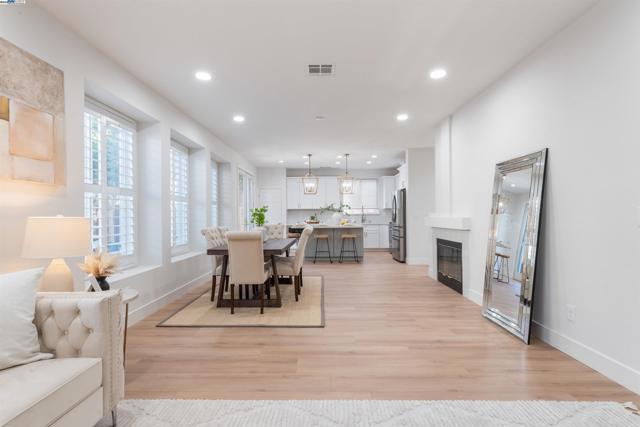4667 Myrtle Dr, Dublin CA: https://media.crmls.org/mediaz/bfa01e88-c9aa-4370-bd12-d9320ebfe619.jpg