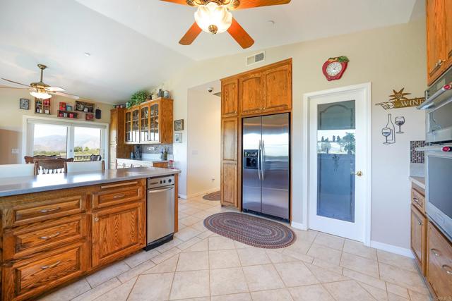 Detail Gallery Image 50 of 67 For 14949 Lone Oak Trl, Ramona,  CA 92065 - 4 Beds | 2/1 Baths