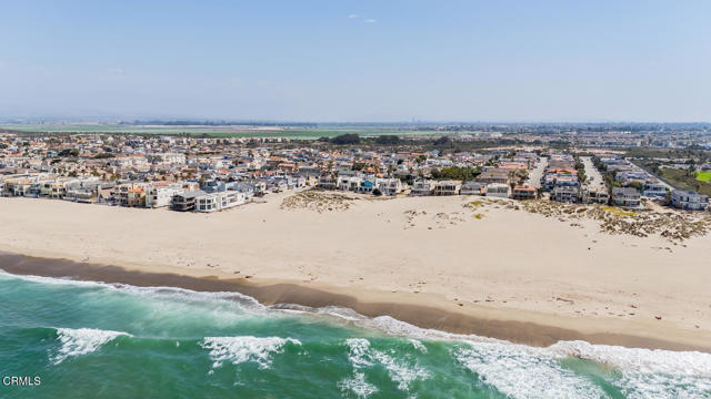 1501 Mandalay Beach Road, Oxnard CA: https://media.crmls.org/mediaz/bfa082db-64fe-4fc7-83f0-8b3955c2aa5a.jpg