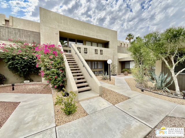 Image 1 of 26 For 425 Bradshaw Lane 63