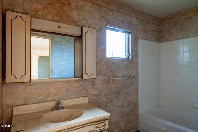 Detail Gallery Image 12 of 16 For 528 Howard St, Ventura,  CA 93003 - 3 Beds | 2 Baths