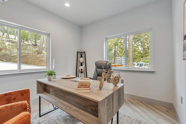 20244 Lower Skyridge Dr, Groveland CA: https://media.crmls.org/mediaz/bfa0fccd-f7ca-456a-a58e-9b28d9152375.jpg