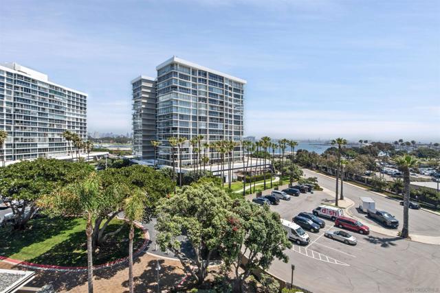 1830 Avenida Del Mundo, Coronado CA: https://media.crmls.org/mediaz/bfa11da1-6407-4ad0-8cd7-682032ca8a53.jpg