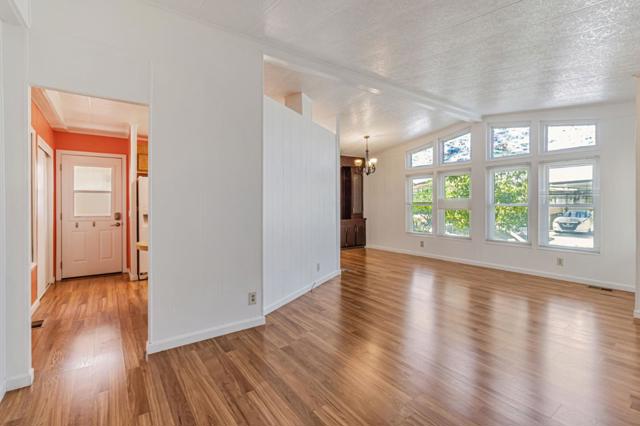 812 W Clover Road, Tracy CA: https://media.crmls.org/mediaz/bfa1d790-86ff-4c15-8dfc-9d05326ef96e.jpg