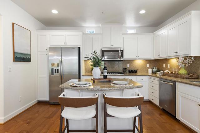 211 Okeefe Way, Mountain View CA: https://media.crmls.org/mediaz/bfa2f7cf-17da-43da-84a0-d53d969b3be0.jpg