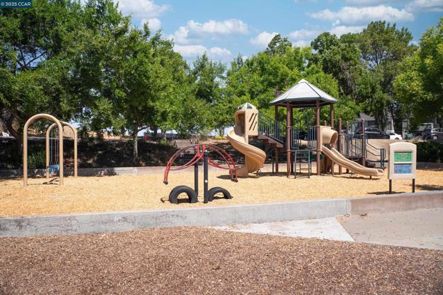 1821 Paseo Laguna Seco, Livermore CA: https://media.crmls.org/mediaz/bfa2fede-24d6-4d3f-b6d3-4fbd4cc02c9c.jpg