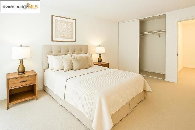 425 Orange Street, Oakland CA: https://media.crmls.org/mediaz/bfa32e32-8a08-4f3a-b478-7d62f34c99c5.jpg