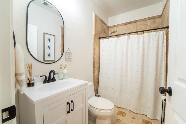 Image 32 of 73 For 35724 Linda Drive