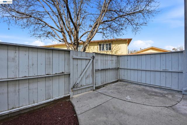 Image 30 of 39 For 34597 Bluestone Cmn