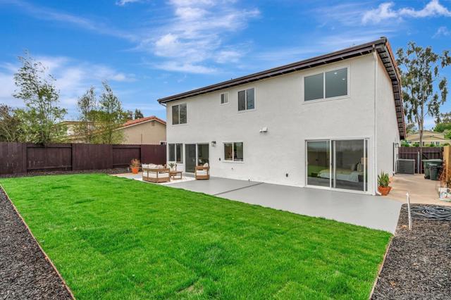 349 N Willowspring Dr, Encinitas CA: https://media.crmls.org/mediaz/bfa38201-49d2-44bf-a583-32d719c1eef2.jpg