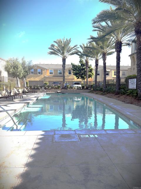 5427 SAN ROBERTO, San Diego CA: https://media.crmls.org/mediaz/bfa3bbc5-49aa-432f-90b9-7e7e762b950a.jpg