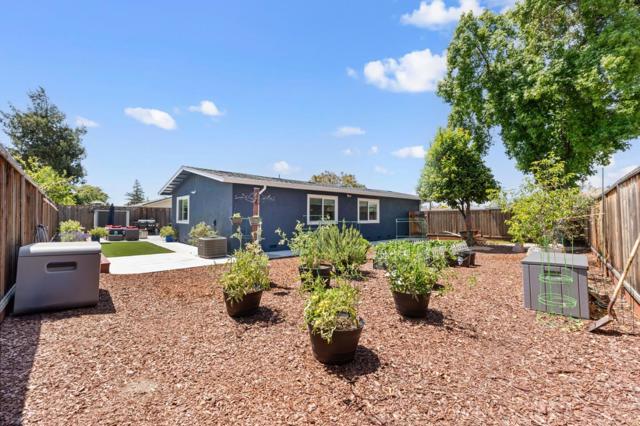 1610 Dennis Avenue, Milpitas CA: https://media.crmls.org/mediaz/bfa42a41-e3c8-41de-a998-bab1e4cb63d3.jpg