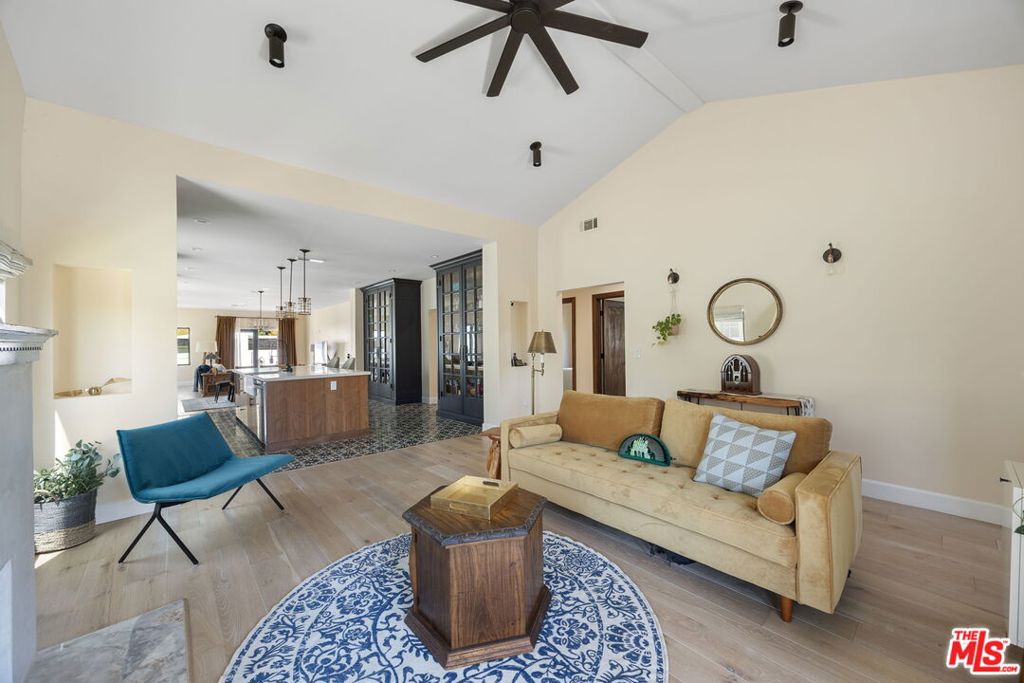 MLS #25537291 img 10