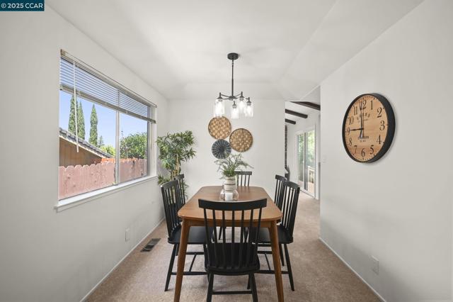 277 Holiday Hills Dr, Martinez CA: https://media.crmls.org/mediaz/bfa49ad1-8155-4a07-8861-accc18f365dd.jpg