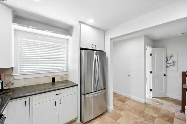 865 Carlisle Way, Sunnyvale CA: https://media.crmls.org/mediaz/bfa4ebac-942a-4d0f-b66e-614c18a84ef4.jpg