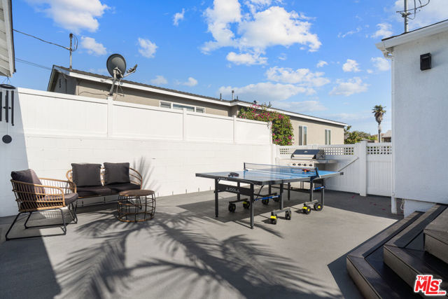 6129 W 76th Street, Los Angeles CA: https://media.crmls.org/mediaz/bfa51b48-7648-49f8-a3b5-fbf81ac0814b.jpg