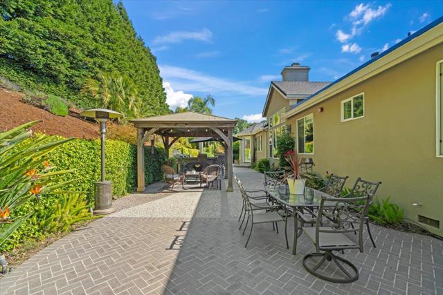 2380 Sunflower Circle, Gilroy CA: https://media.crmls.org/mediaz/bfa5657e-baa1-4fa0-909a-4a601f90b288.jpg
