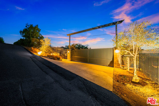 32070 Via Vera, Bonsall CA: https://media.crmls.org/mediaz/bfa5ca6c-edf2-40ea-9dc8-6e3c0d9b77ee.jpg