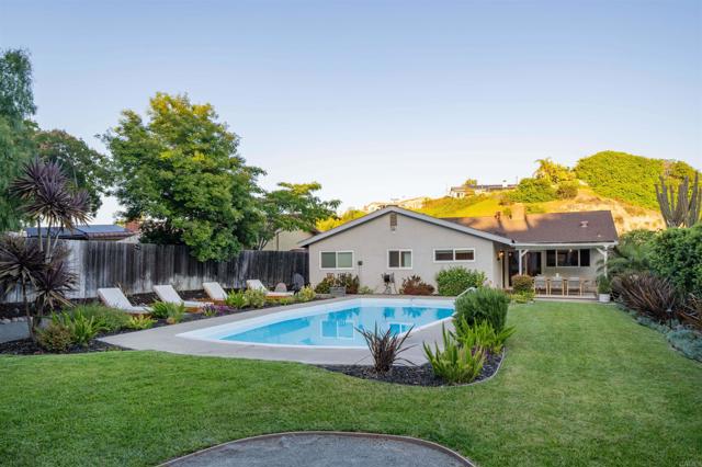 Image 35 of 47 For 3876 Mount Albertine Avenue